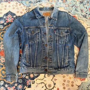 542 ❤️ Levi’s Vintage 70506-0216 Denim Trucker Jacket Blue Made in USA Size 42
